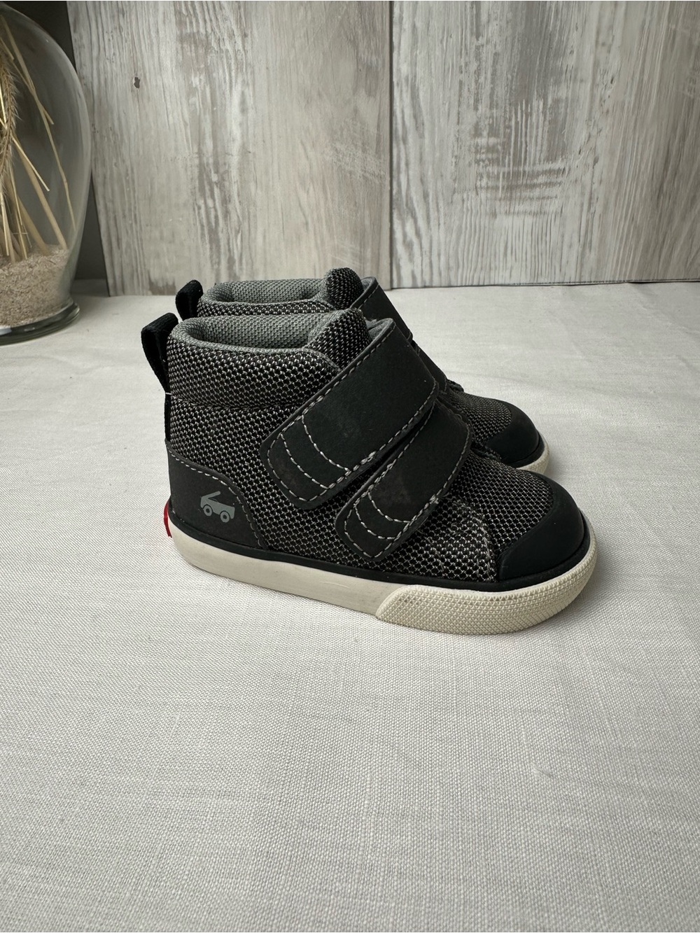 Kids See Kai Run High-Top Velcro Sneakers